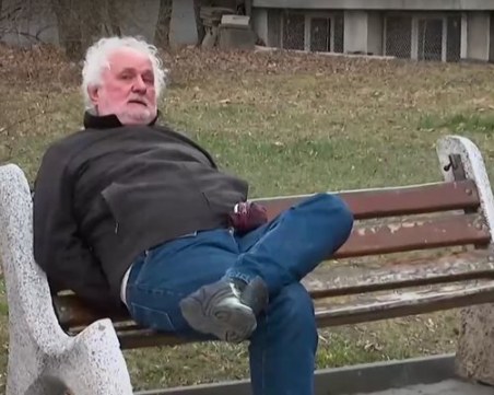 Задържаният за нападението над медицинската сестра в София, отрича да я е намушкал