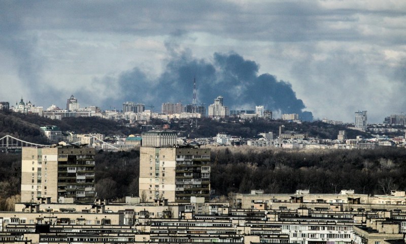 Въздушна тревога в Киев тази нощ, експлозии избухнаха в няколко области