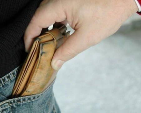 23-годишен задигна портмоне на клиент от заведение в Пловдив