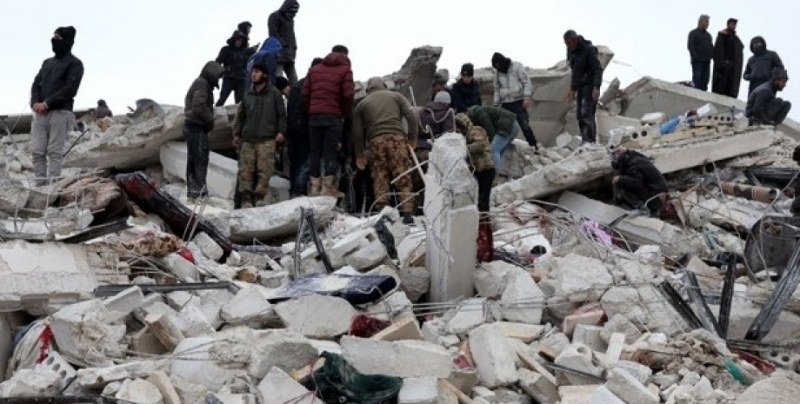 Щетите от катастрофалното земетресение, което удари Турция и Сирия миналия