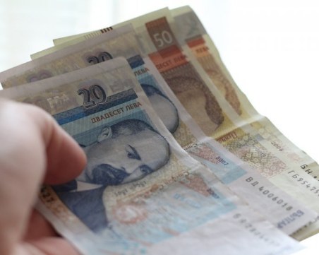 Задържаха 60-годишен, опитал да подкупи служител на ТЕЛК