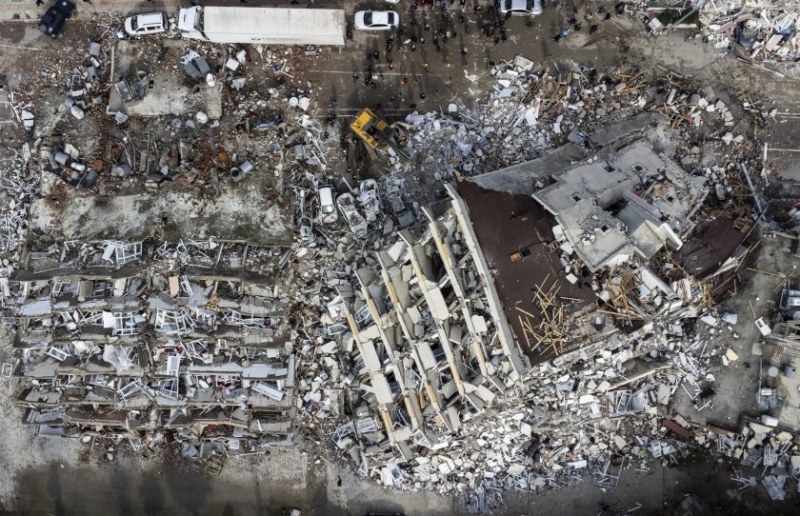 Турция оценява щетите от опустошителните земетресения на около 80 млрд. долара