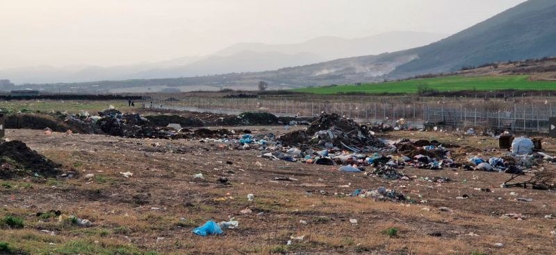 Започна почистване на едни от най-замърсените терени в община Асеновград. Кметът