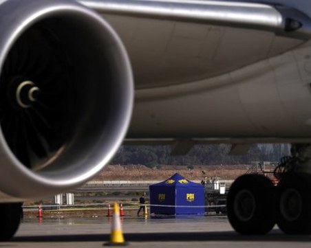 Двама убити при неуспешен опит за обир на 32 млн. долара на летище в Чили