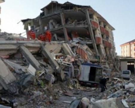 ЕБ инвестира 1,5 милиарда евро за Турция след земетресенията