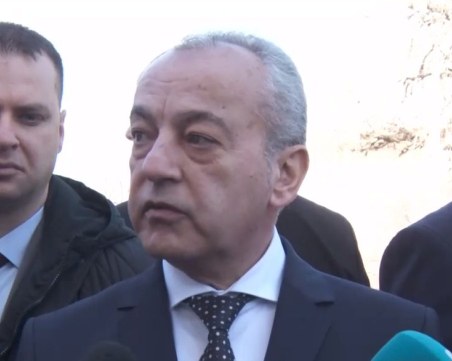 Служебният премиер: Вече има няколкостотин глоби за нелоялни търговци