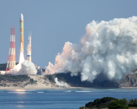 Япония взриви новата си ракета заради повреден двигател