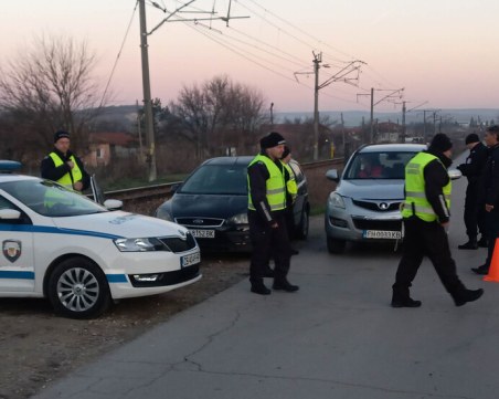 Акцията за купен вот продължава! Масови проверки и блокади във Врачанско
