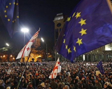 Лавров: Събитията в Грузия напомнят за киевския 