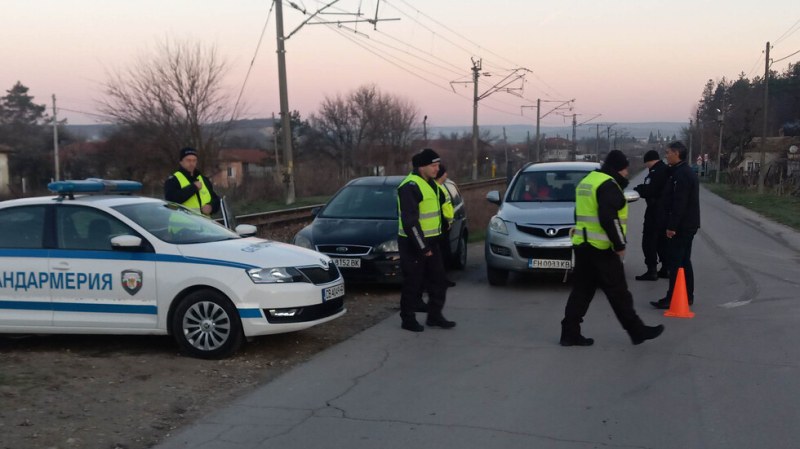 Акцията за купен вот продължава! Масови проверки и блокади във Врачанско