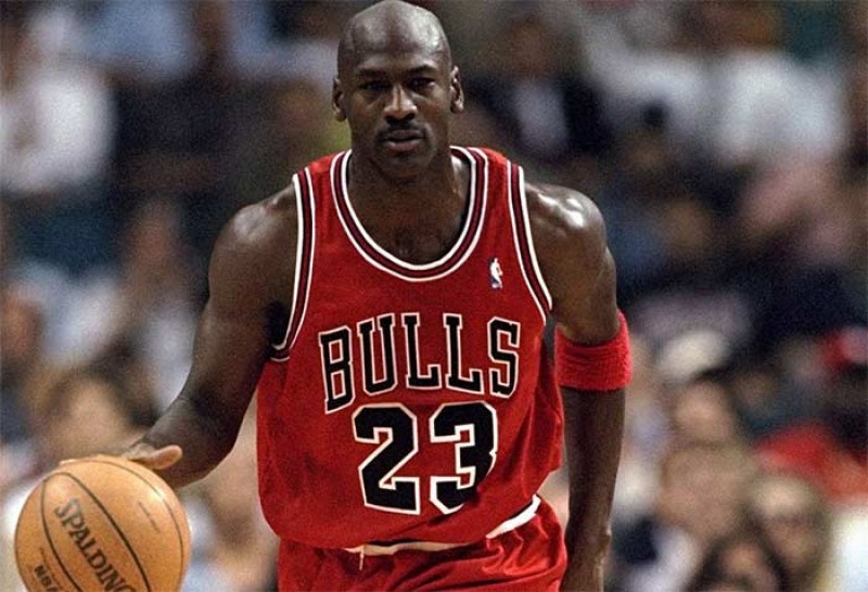 Баскетболната легенда Майкъл Джордан оглавява класацията за най-богатите спортисти в