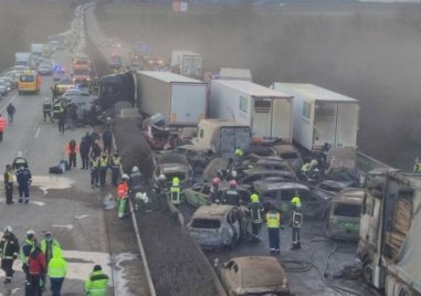 Голяма верижна катастрофа е станала на магистрала между Букурещ и
