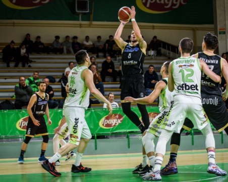 Тежка загуба за Академик в Бургас