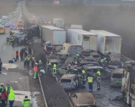 Тежка катастрофа с над 40 коли и камиони в Унгария, наш шофьор се е разминал