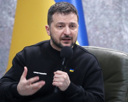 Зеленски санкционира стотици, свързани с Русия за 50 години