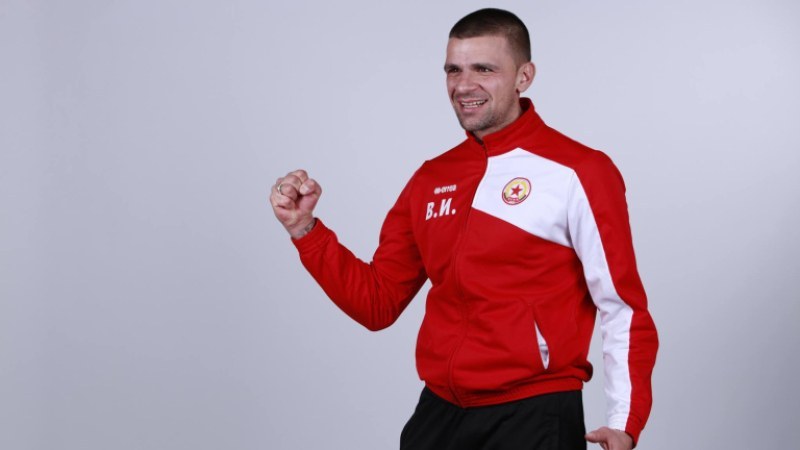 Бившият капитан на ЦСКА Валентин Илиев е основен вариант за