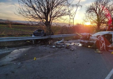 Починали в жестоката катастрофа на пътя Пловдив Пазарджик са водача на