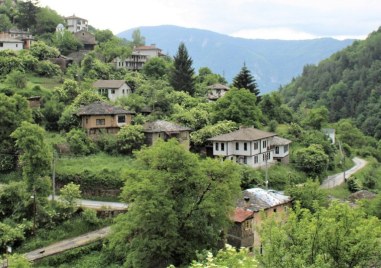 Китно село се е сгушило в Родопите само на 50