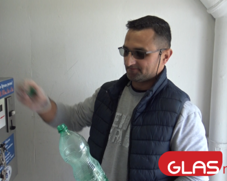 Фермер от Пловдив продава литър мляко с лев по-евтино