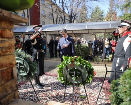 Пендаровски: Трябва извинение за профашисткото правителство в София за депортирането на македонските евреи