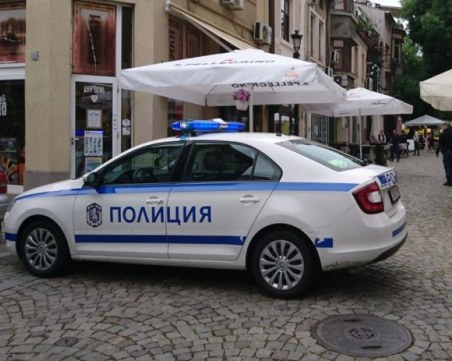 Хванаха трима тийнейджъри с наркотици в 