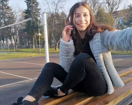 Момиче е парализирано след тежка катастрофа, има нужда от нашата помощ