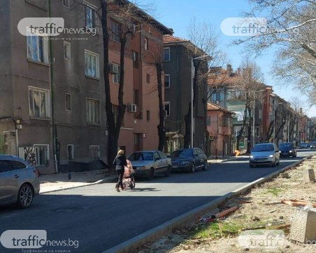 Пловдивчани: Пускат бул. „Хаджи Димитър” без тротоари, въпрос на време е да стане инцидент