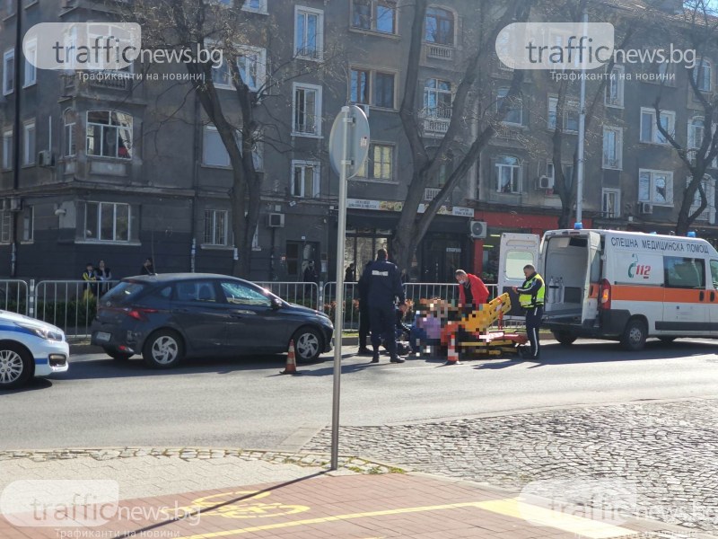 Кола блъсна млад мъж на пешеходна пътека на бул. „Шести септември”