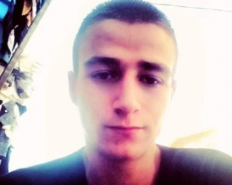 Майката на „изчезналия” младеж, превозвал мигранти: Приятелите му го докараха до тук