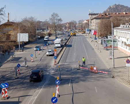 Разкриват временни спирки на ул. „Любен Каравелов