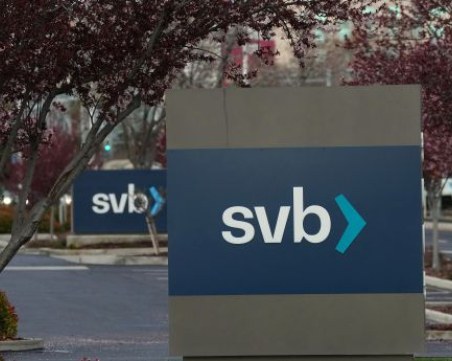 След фалита на две банки: Банковите акции в САЩ поеха рязко нагоре