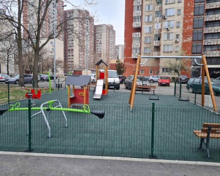 Три нови детски площадки радват жителите на квартал „Изгрев