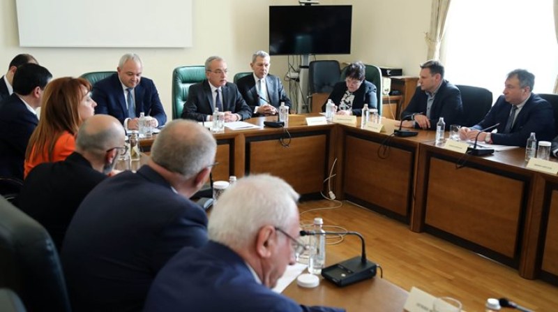 Гълъб Донев обсъди с областните управители подготовката и провеждането на изборите