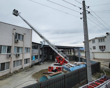 Потушиха пожара в цеха във „Филипово”