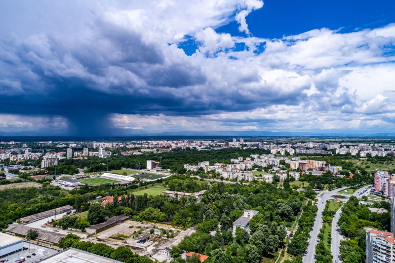 Вятърът в Пловдив стихва, температурите започват да се повишават