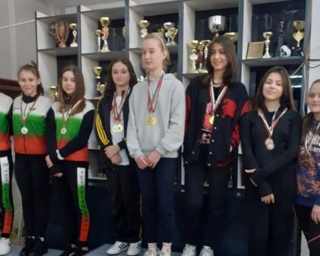 Четири шампионски титли за най-малките пловдивски стрелци