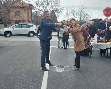 Кметът Павел Михайлов откри обновената улица „Васил Левски