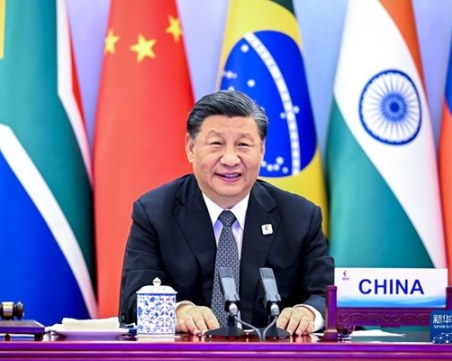 Си Дзинпин ще посети Русия по покана на Путин