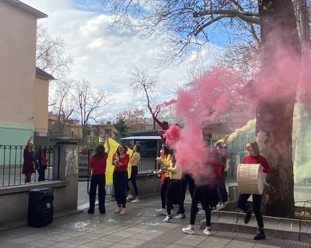 Ученици от СУ 