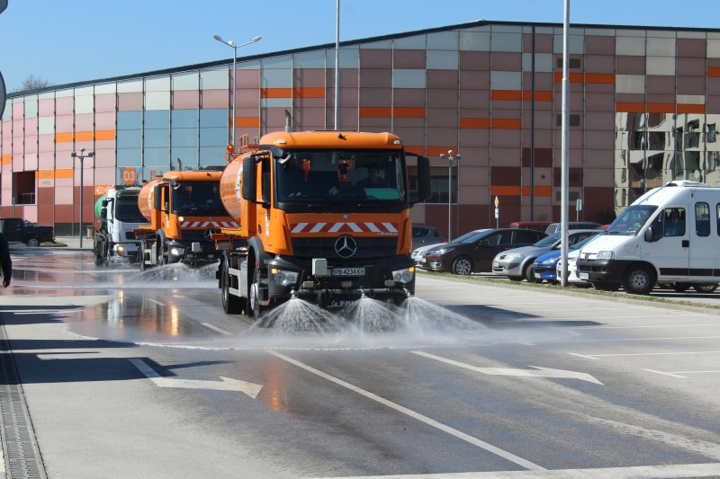 Чистят шахтите в Пловдив: Вижте къде да не паркирате следващата седмица