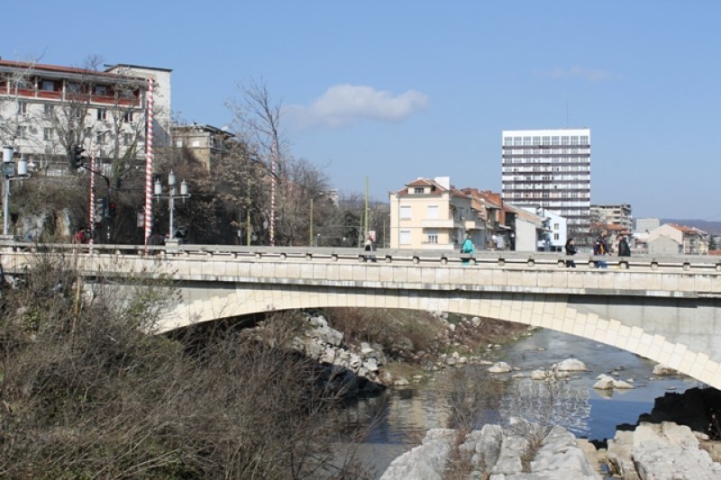 Тяло на 30-годишен мъж бе намерено под моста „Игото” в Габрово