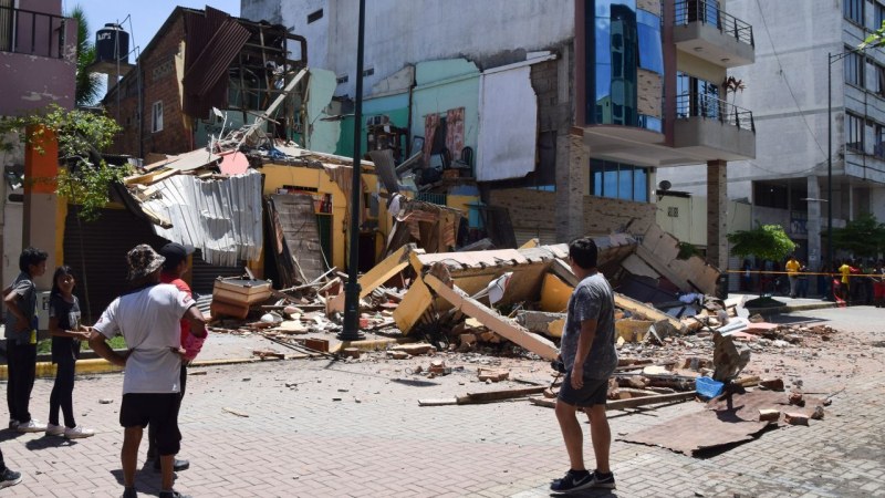 14 души загинаха при земетресение с магнитуд 6,7 в Еквадор