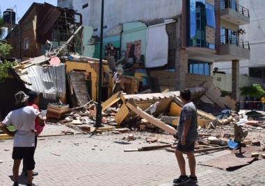 14 души загинаха при силно земетресение в Еквадор което бе