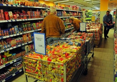 Тревожни данни за нарушения в големите вериги за хранителни стоки.