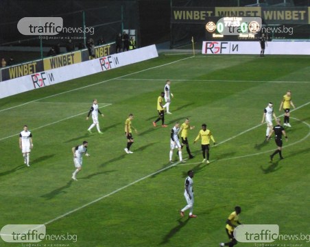 Два бързи гола след 80-та минута и равенство в дербито между Ботев и Локо
