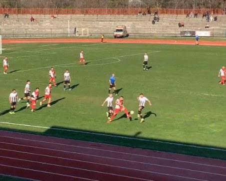 Саяна спря победната серия на дубъла на Локо