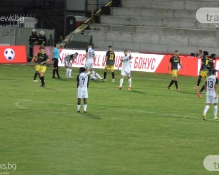 Вижте стартовите състави на Ботев и Локомотив за дербито