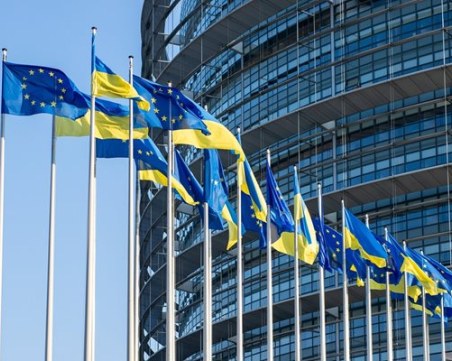 ЕС отпуска 2 милиарда евро за боеприпаси за Украйна