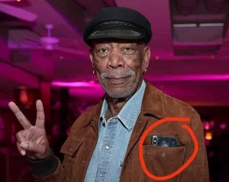 Морган Фрийман с IPhone на 5 години, а в България ламтим за последен модел