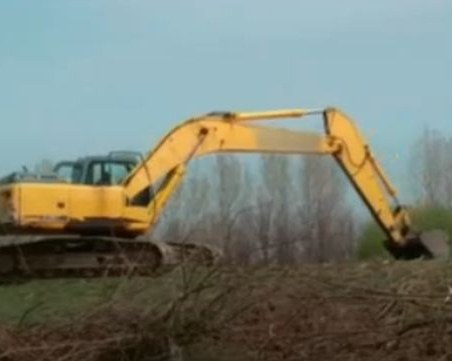 След протеста в Трилистник: Багери вече почистват река Стряма